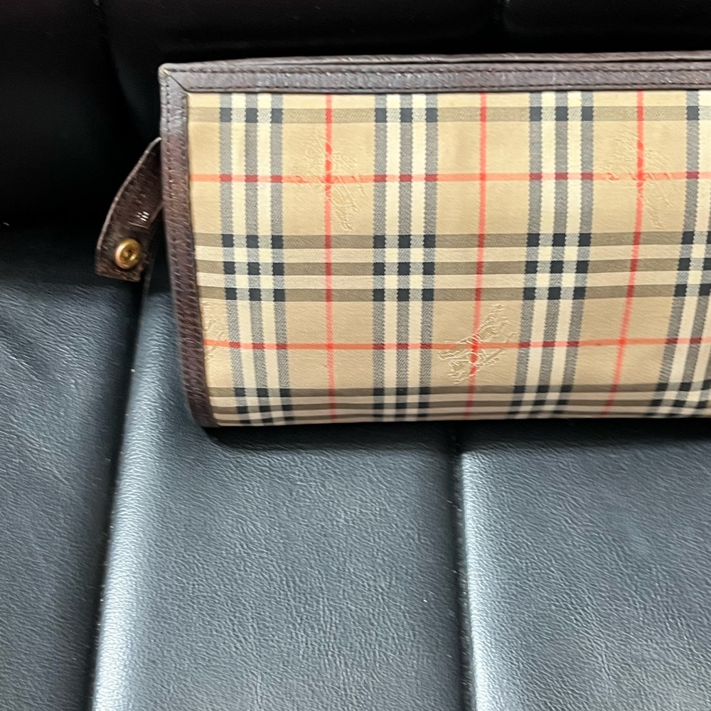 Burberry Tan Check Clutch with Brown Trim - Picture 2 of 8